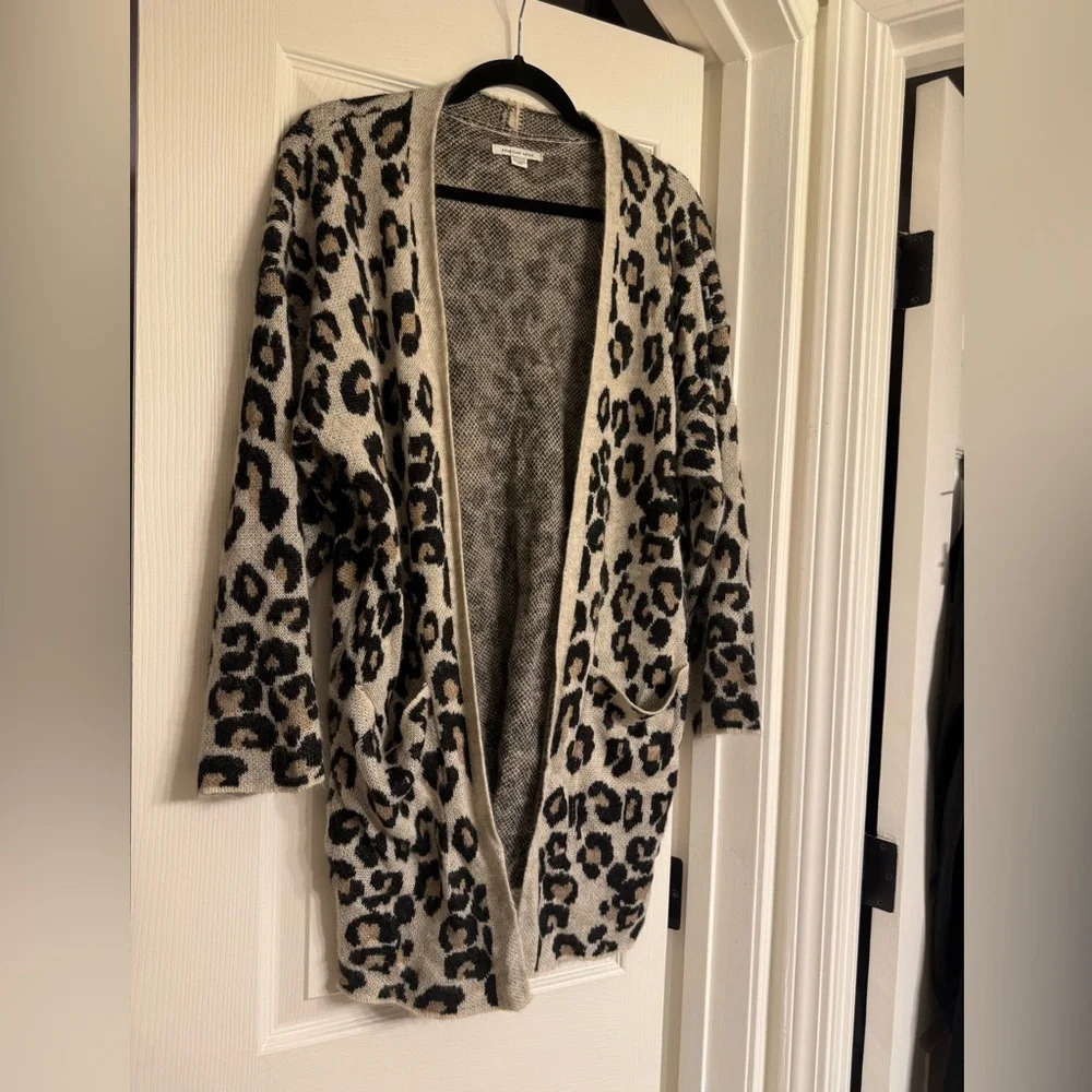 American Eagle Cheetah Print Cardigan Size Xs - Picture 2 of 6
